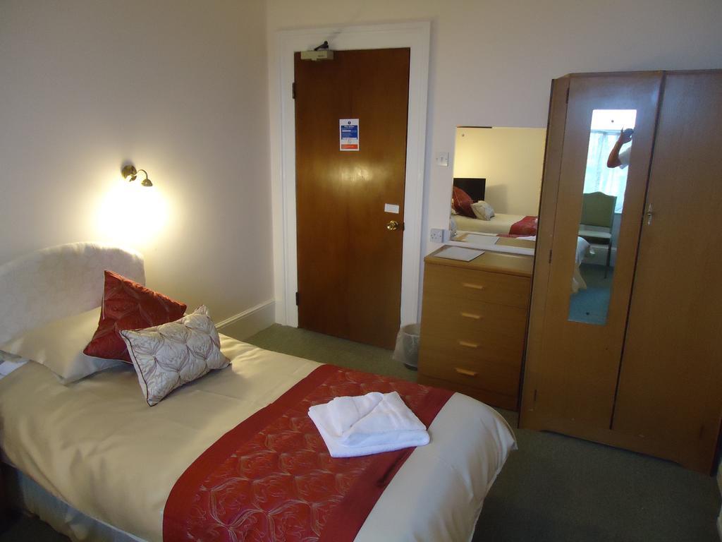 Abbey Court Hotel Torquay Room photo